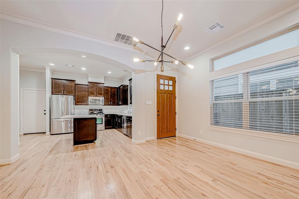 Houston, Texas 77008, United States, 3 Bedrooms Bedrooms, ,3 BathroomsBathrooms,Residential,Pending,14386