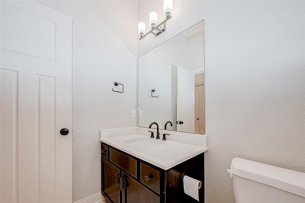 Houston, Texas 77008, United States, 3 Bedrooms Bedrooms, ,3 BathroomsBathrooms,Residential,Pending,14386