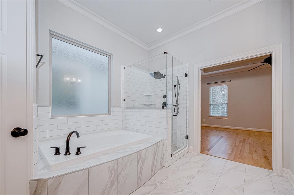 Houston, Texas 77008, United States, 3 Bedrooms Bedrooms, ,3 BathroomsBathrooms,Residential,Pending,14386