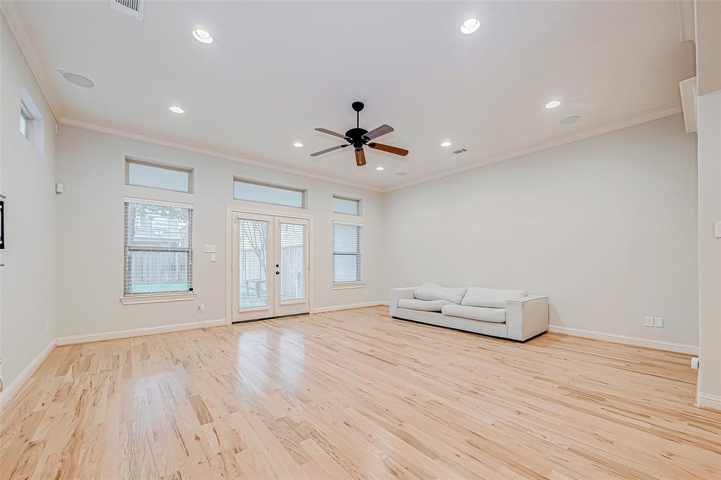 Houston, Texas 77008, United States, 3 Bedrooms Bedrooms, ,3 BathroomsBathrooms,Residential,Pending,14386