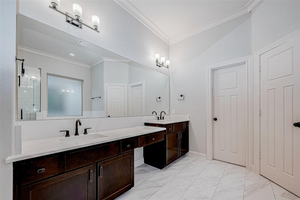 Houston, Texas 77008, United States, 3 Bedrooms Bedrooms, ,3 BathroomsBathrooms,Residential,Pending,14386