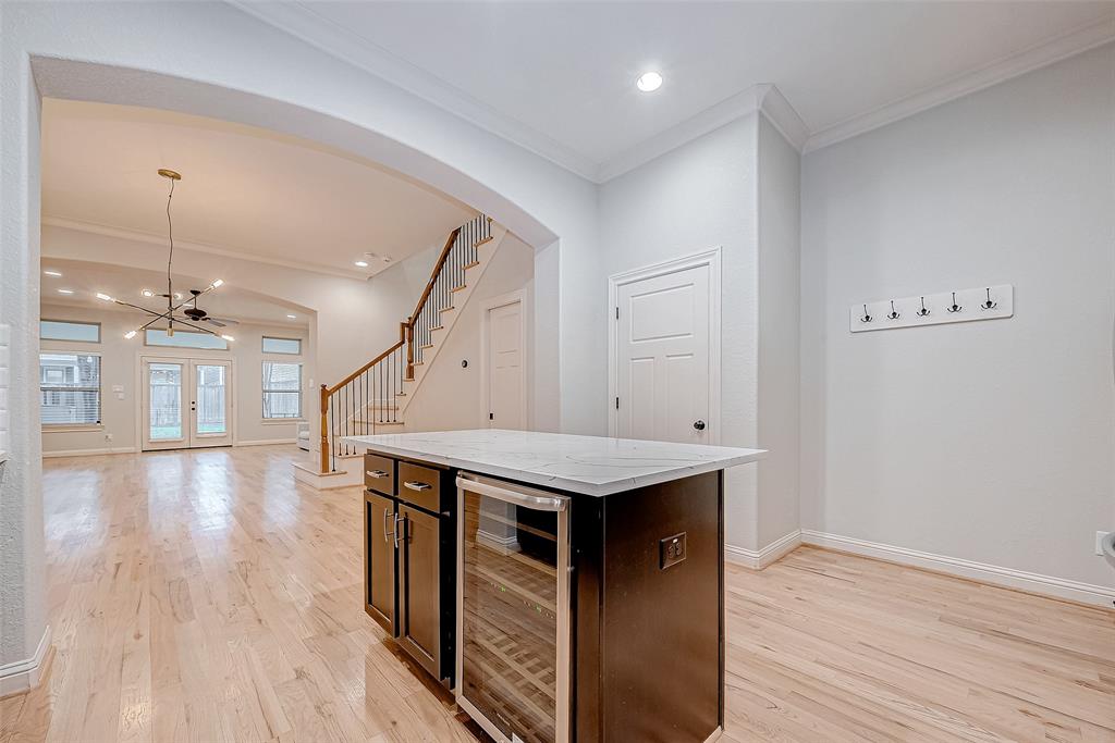 Houston, Texas 77008, United States, 3 Bedrooms Bedrooms, ,3 BathroomsBathrooms,Residential,Pending,14386