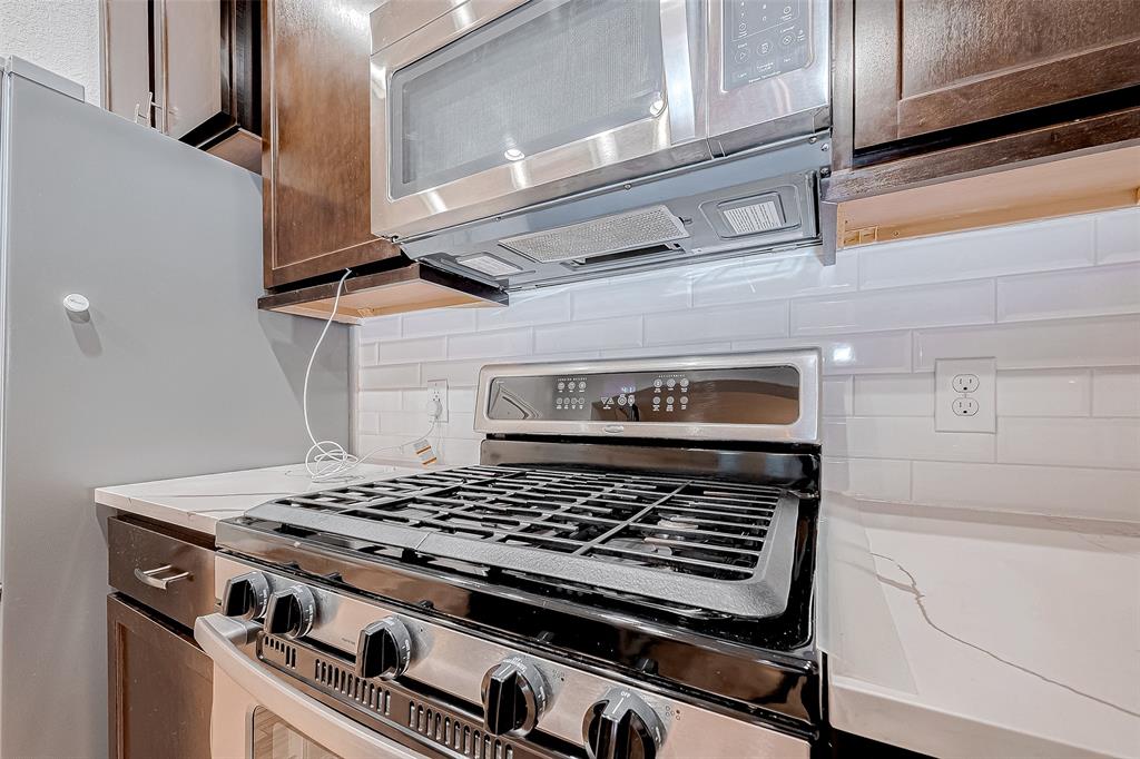 Houston, Texas 77008, United States, 3 Bedrooms Bedrooms, ,3 BathroomsBathrooms,Residential,Pending,14386