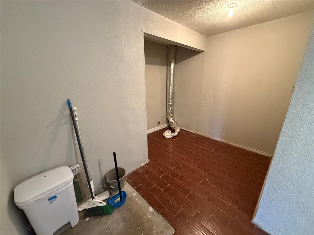 7231 Willowtex Drive, Houston, Texas image 19