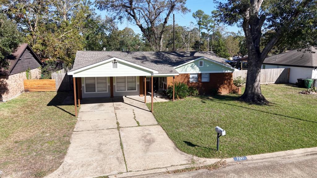 7231 Willowtex Drive, Houston, Texas image 3