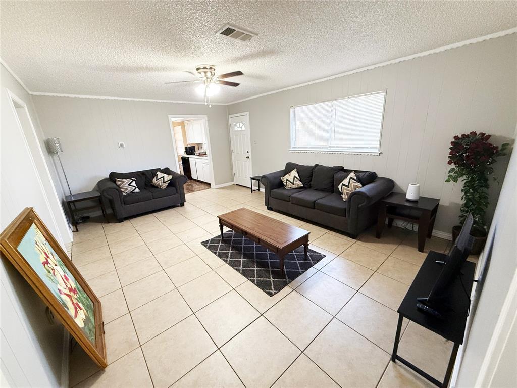 7231 Willowtex Drive, Houston, Texas image 5