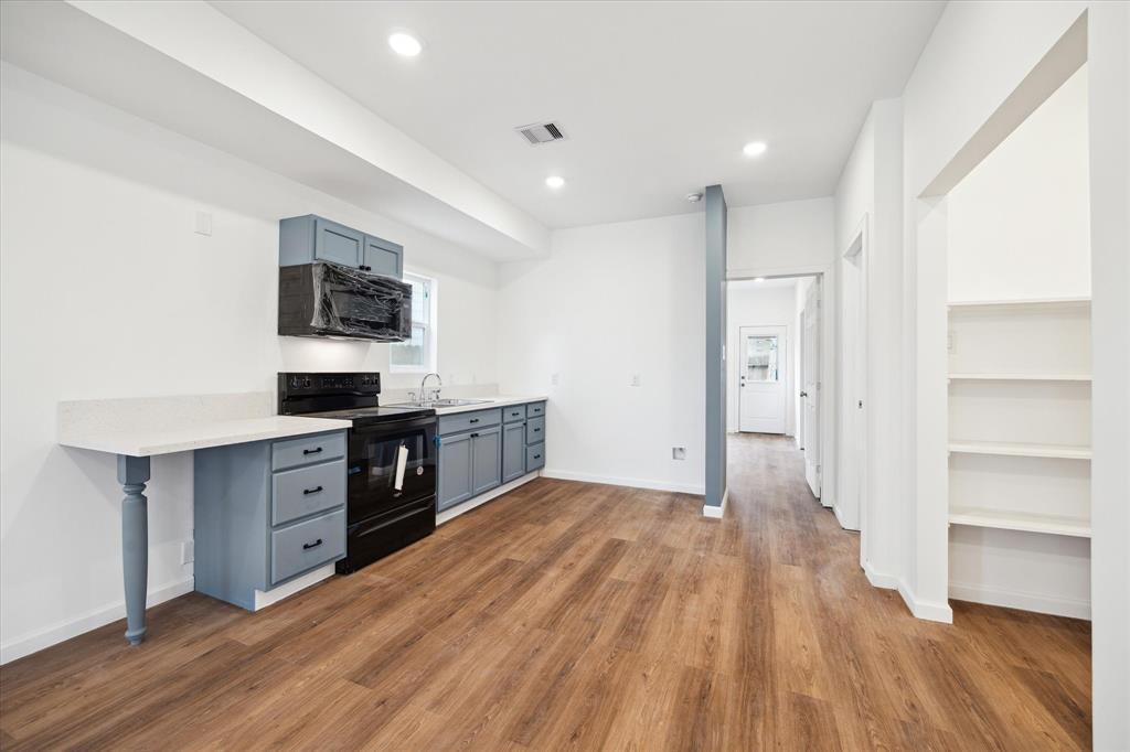 16700 E Ivanhoe