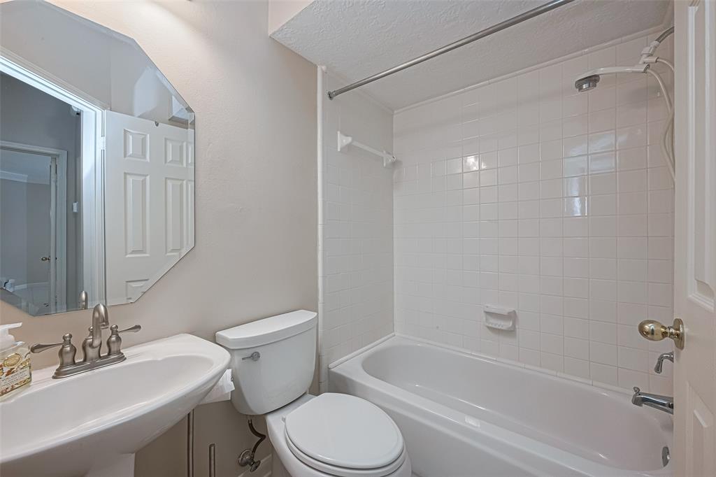 4530 Lakeside Meadow Drive, Missouri City, Texas image 33