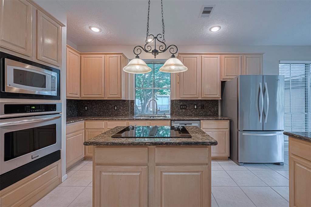 4530 Lakeside Meadow Drive, Missouri City, Texas image 25