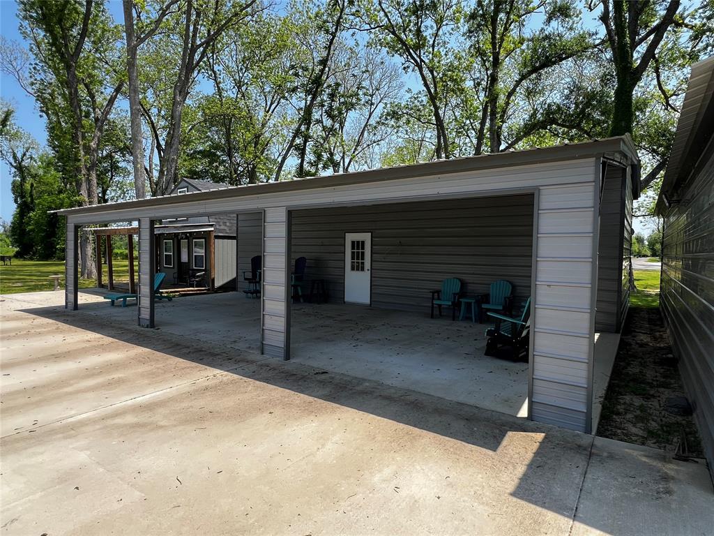 1074 W Taylor Lake Circle, Livingston, Texas image 3