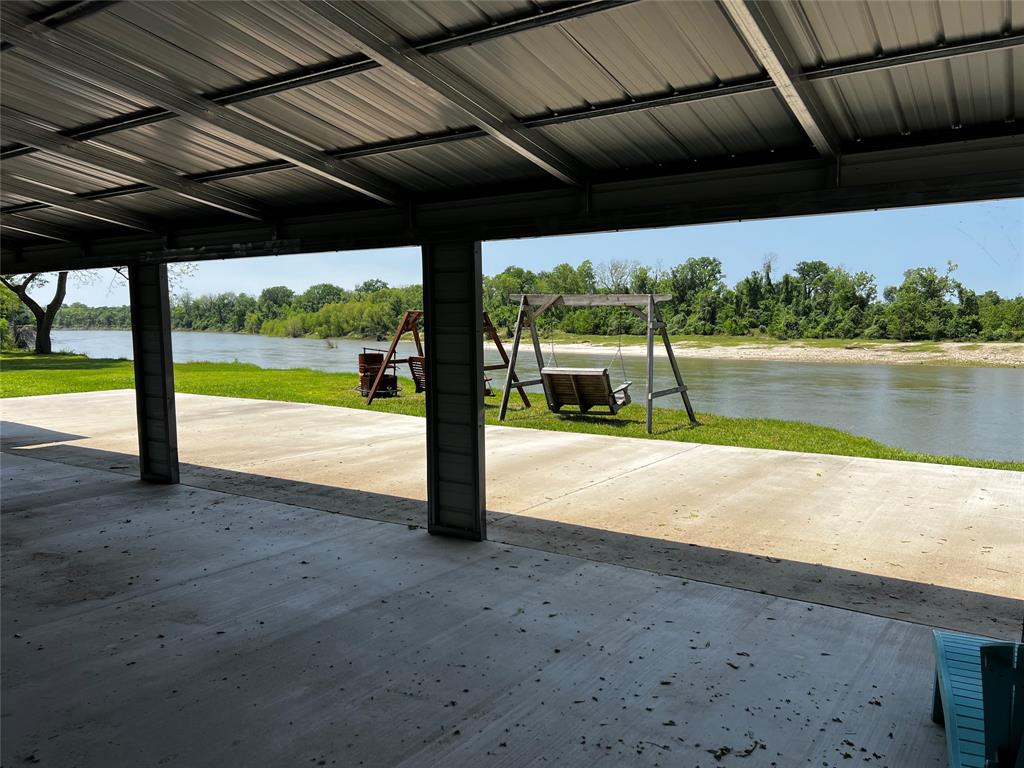 1074 W Taylor Lake Circle, Livingston, Texas image 14