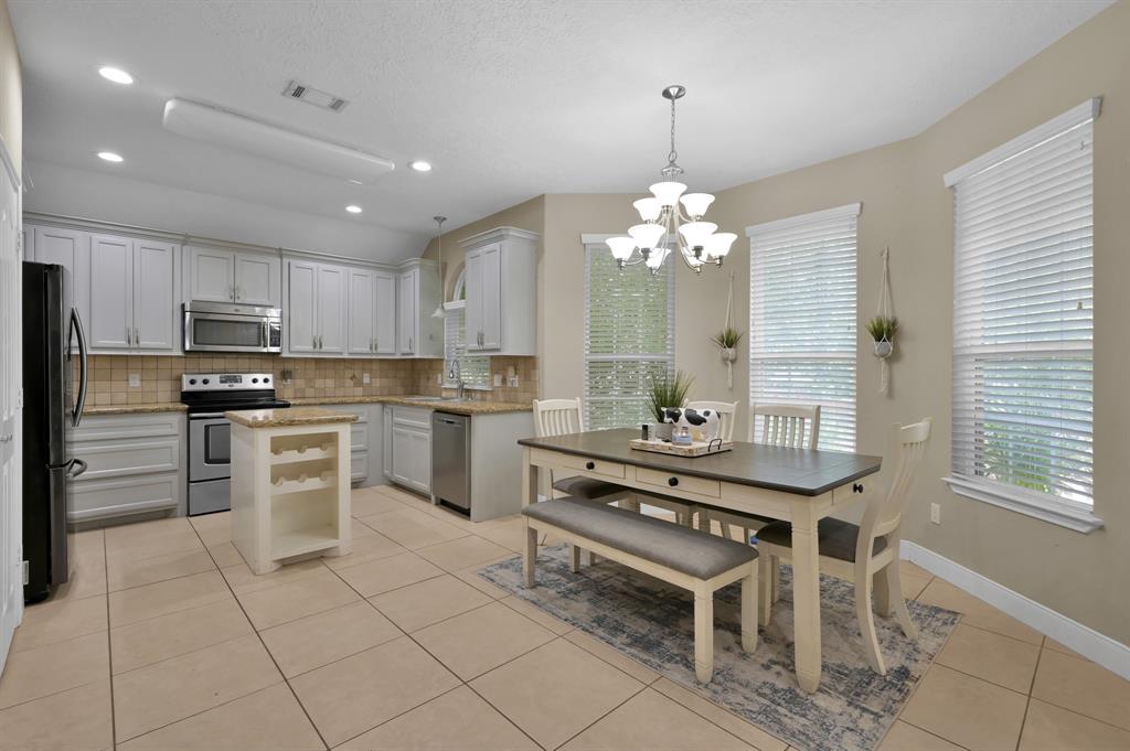 3034 Pine Chase Drive, Montgomery, Texas image 10