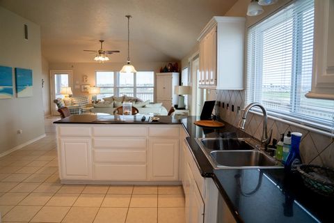 Single Family Residence in Crystal Beach TX 972 Rancho Carribe Drive 16.jpg
