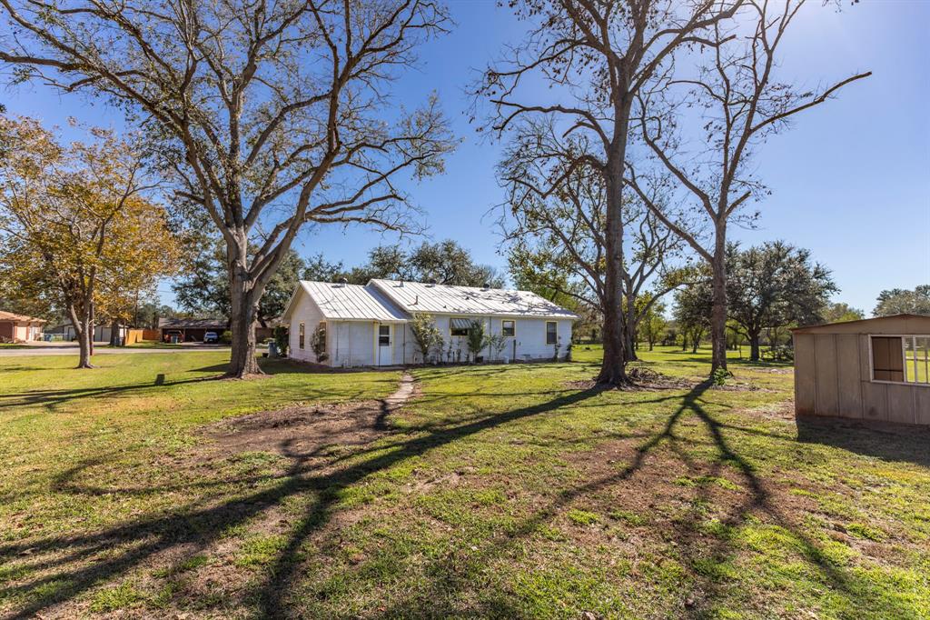 1108 S Masonic Street, Bellville, Texas image 13