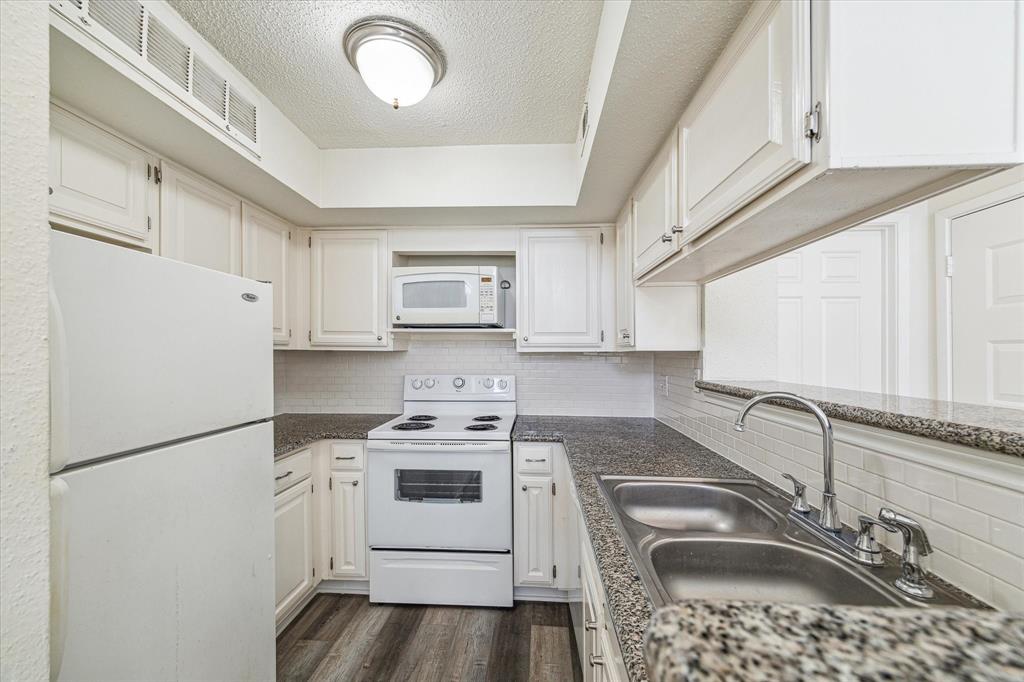 10855 Meadowglen Lane #1030, Houston, Texas image 4