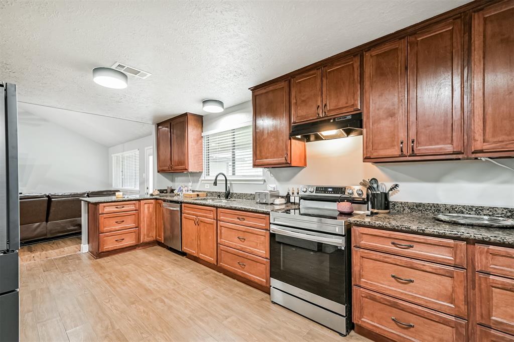 2307 Jackson Lane, League City, Texas image 7