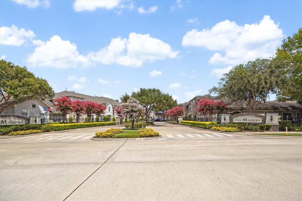 4322 Stonebrook Lane, Sugar Land, Texas image 2