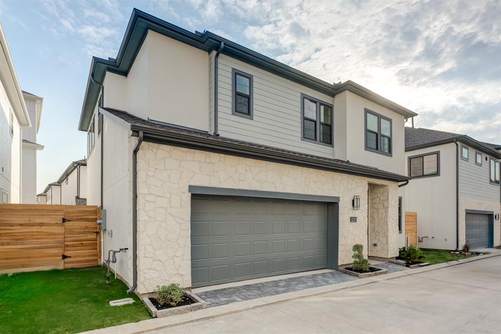 3229 Royal Oaks Hollow Lane