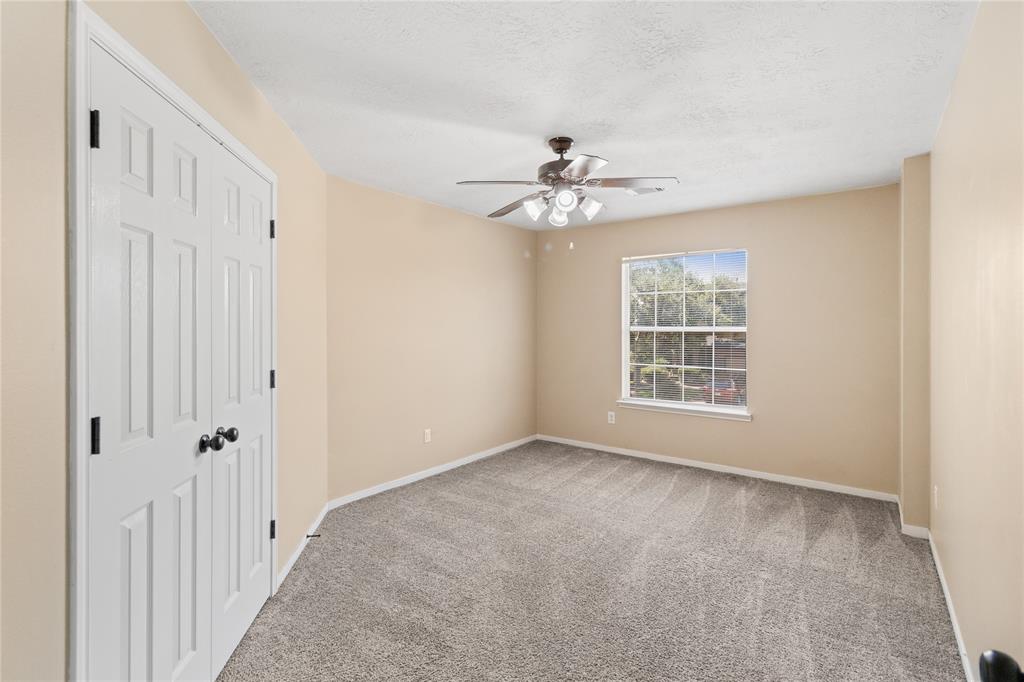 5410 Thyme Lane, Baytown, Texas image 32