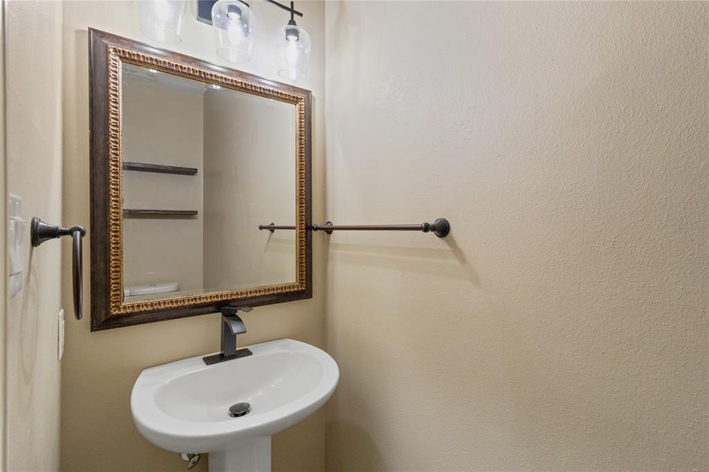 5410 Thyme Lane, Baytown, Texas image 12