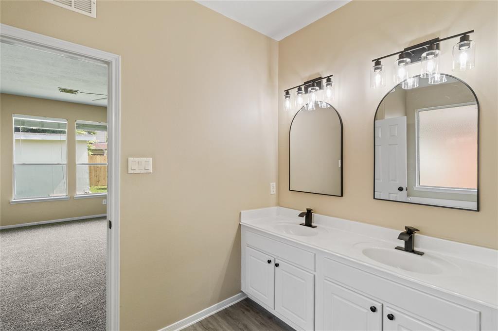 5410 Thyme Lane, Baytown, Texas image 24