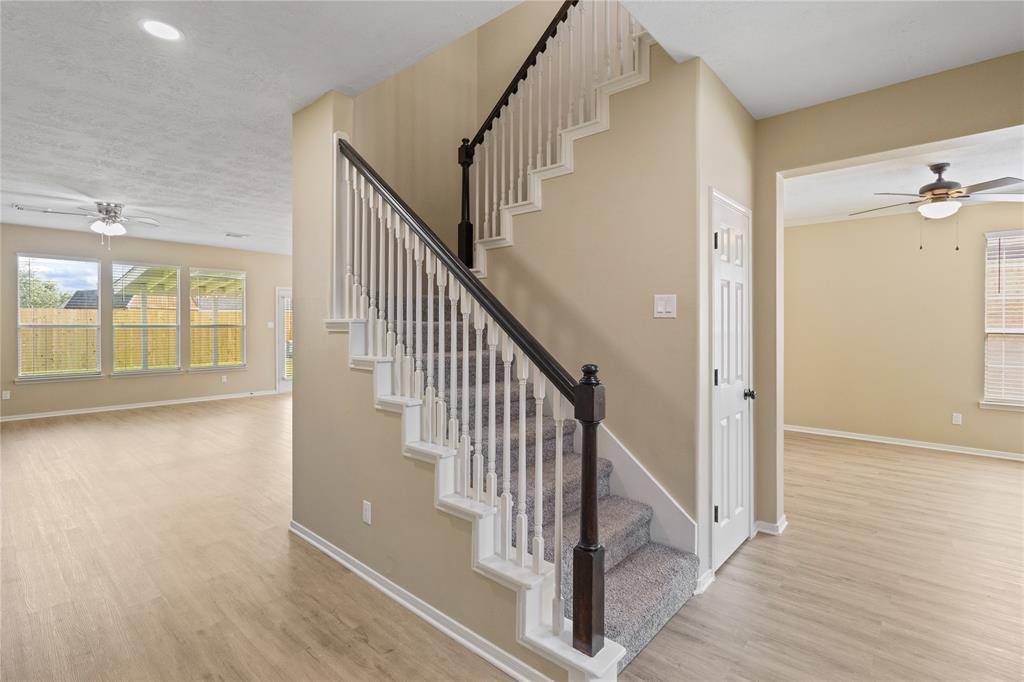 5410 Thyme Lane, Baytown, Texas image 10