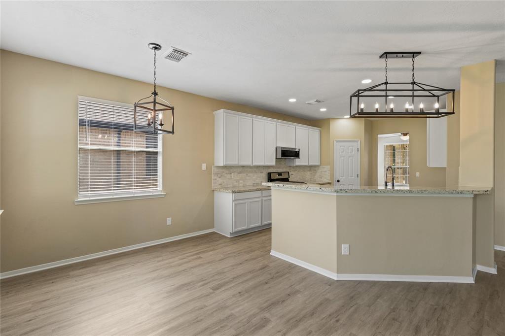 5410 Thyme Lane, Baytown, Texas image 18