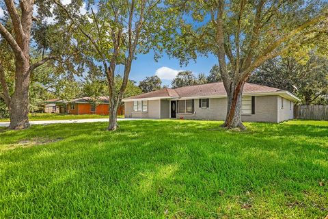 A home in Anahuac