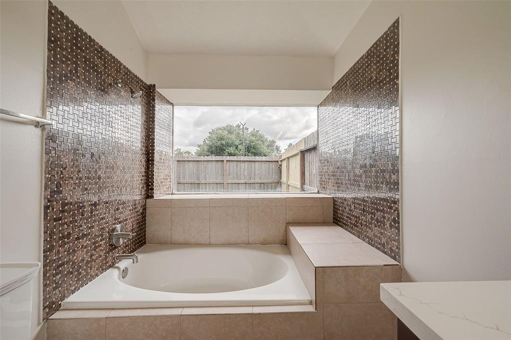 7815 Micheline Circle, Houston, Texas image 20