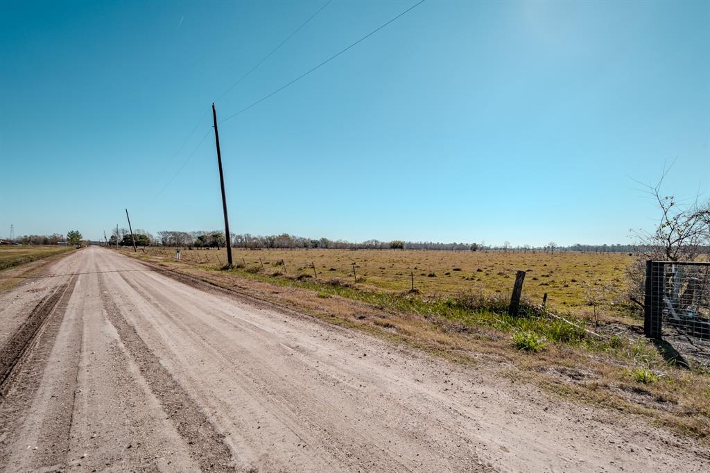 8261 County Road 605 Sawmill Road, Dayton, Texas image 3