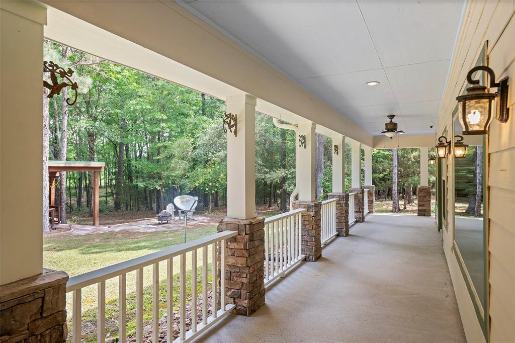 519 Dodge Oakhurst Road, Huntsville, Texas image 38