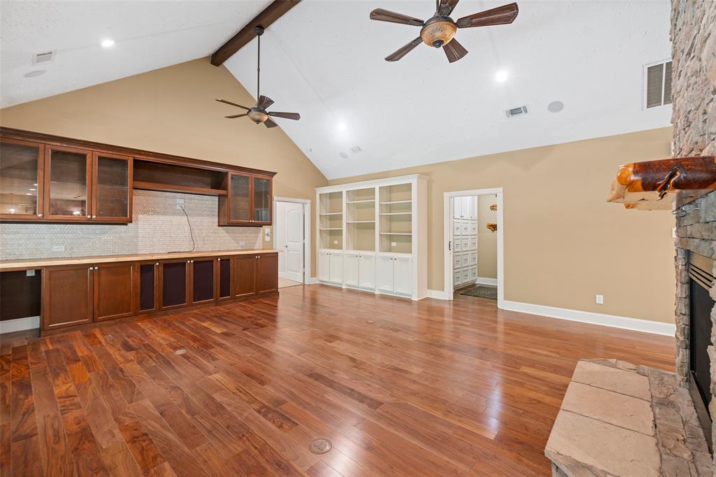 519 Dodge Oakhurst Road, Huntsville, Texas image 17
