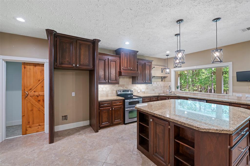 519 Dodge Oakhurst Road, Huntsville, Texas image 14