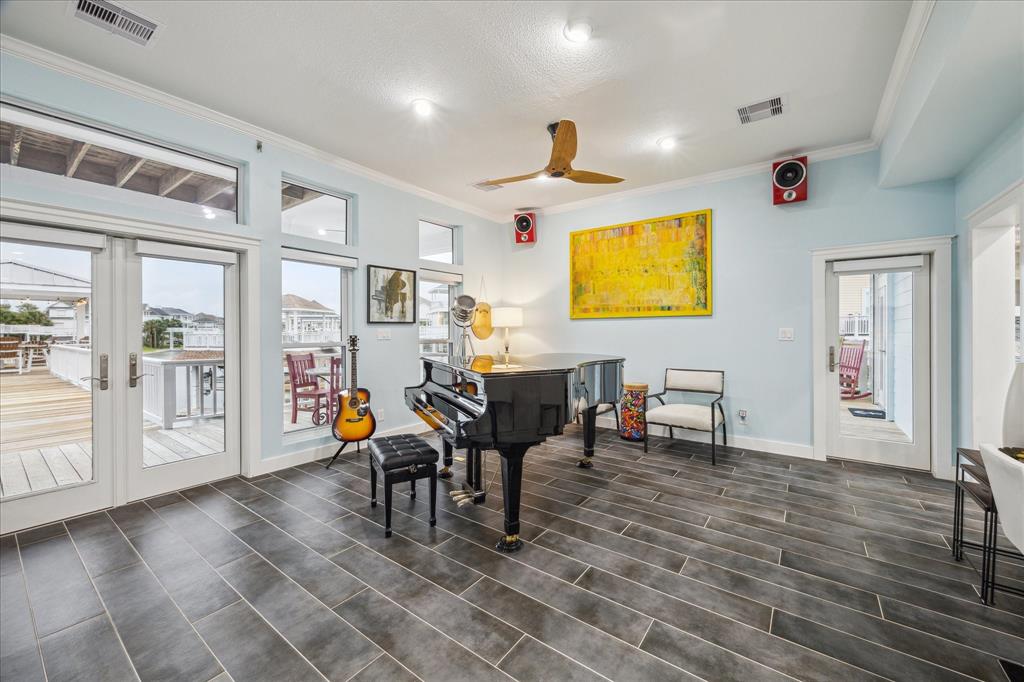 13839 Windlass Circle, Galveston, Texas image 7