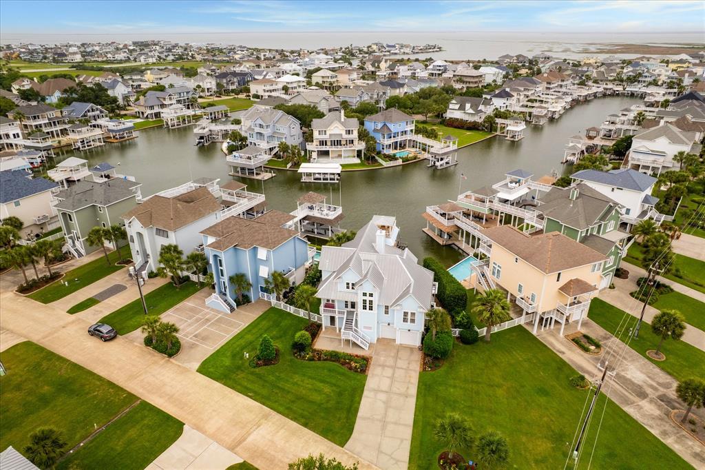 13839 Windlass Circle, Galveston, Texas image 2