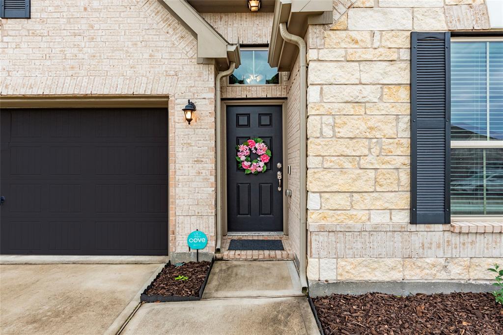 6327 Lemon Balm Lane, Crosby, Texas image 3