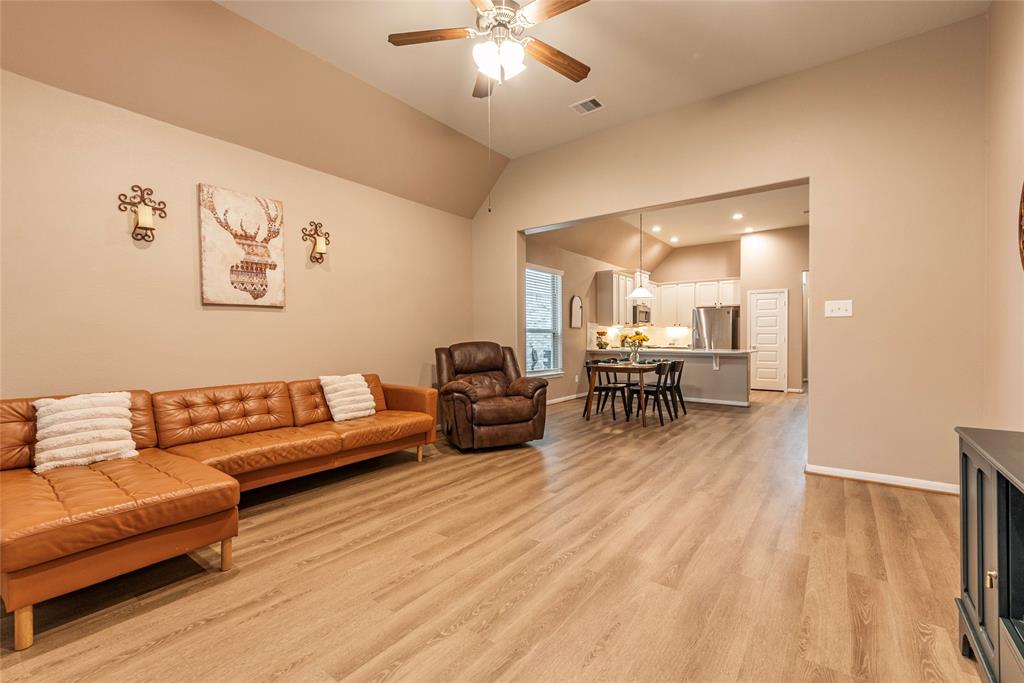 6327 Lemon Balm Lane, Crosby, Texas image 15