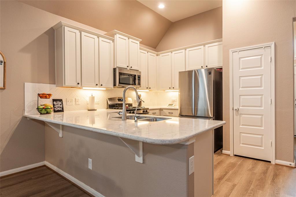 6327 Lemon Balm Lane, Crosby, Texas image 8