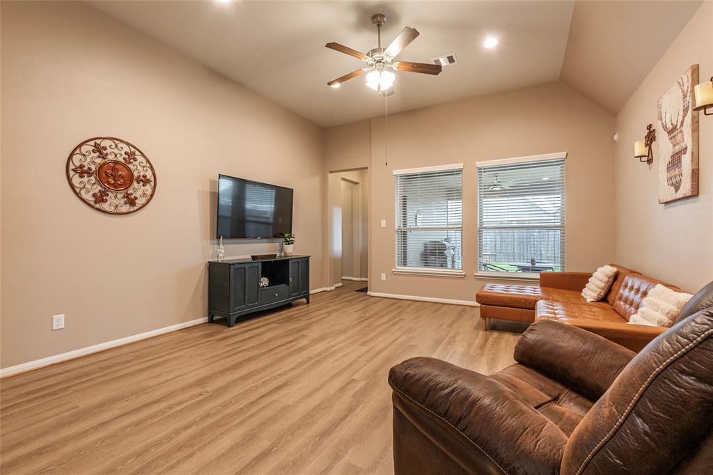 6327 Lemon Balm Lane, Crosby, Texas image 14