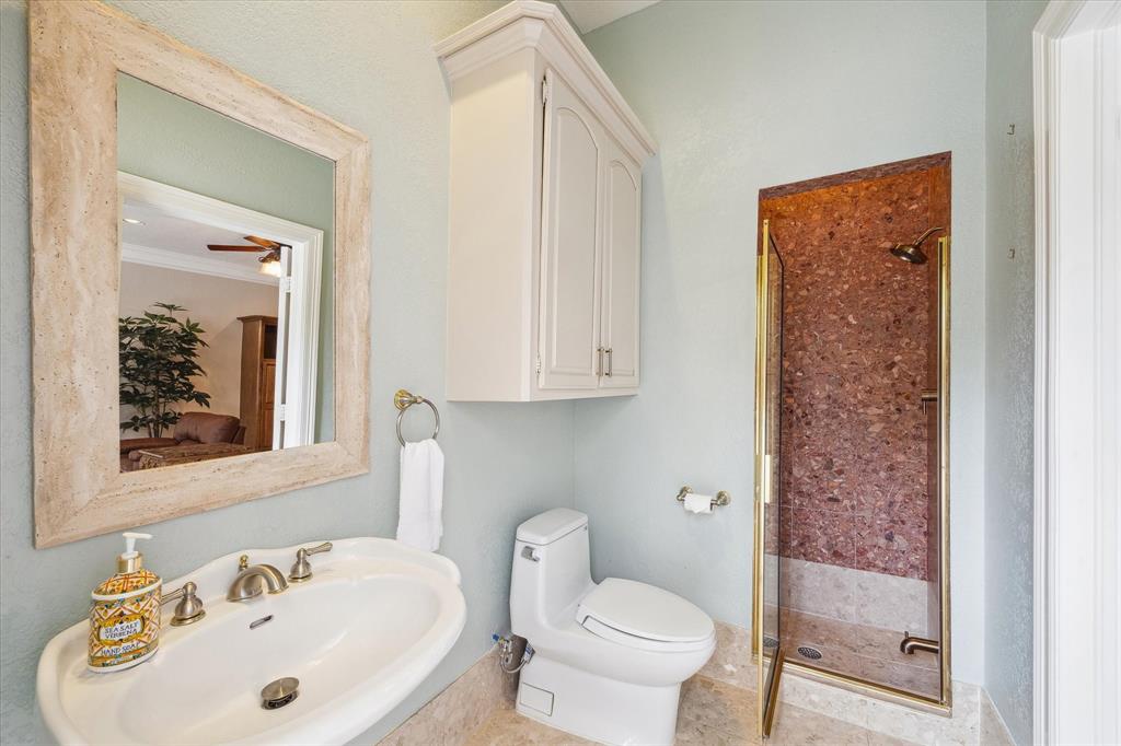 1204 Cowards Creek Drive, Friendswood, Texas image 30