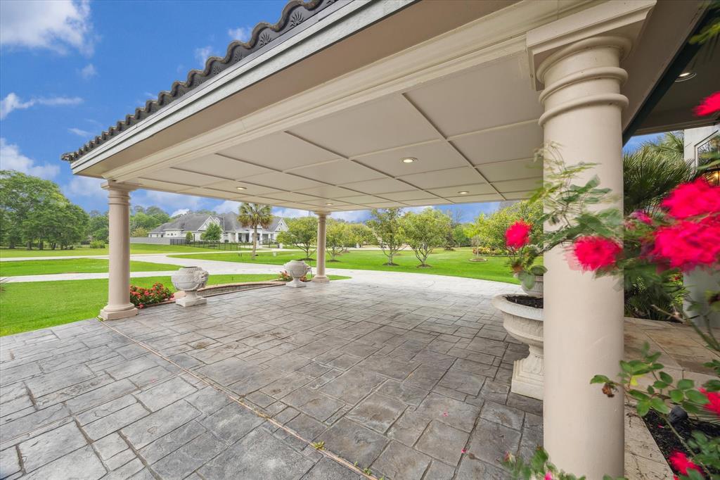 1204 Cowards Creek Drive, Friendswood, Texas image 10