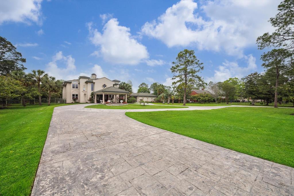 1204 Cowards Creek Drive, Friendswood, Texas image 8