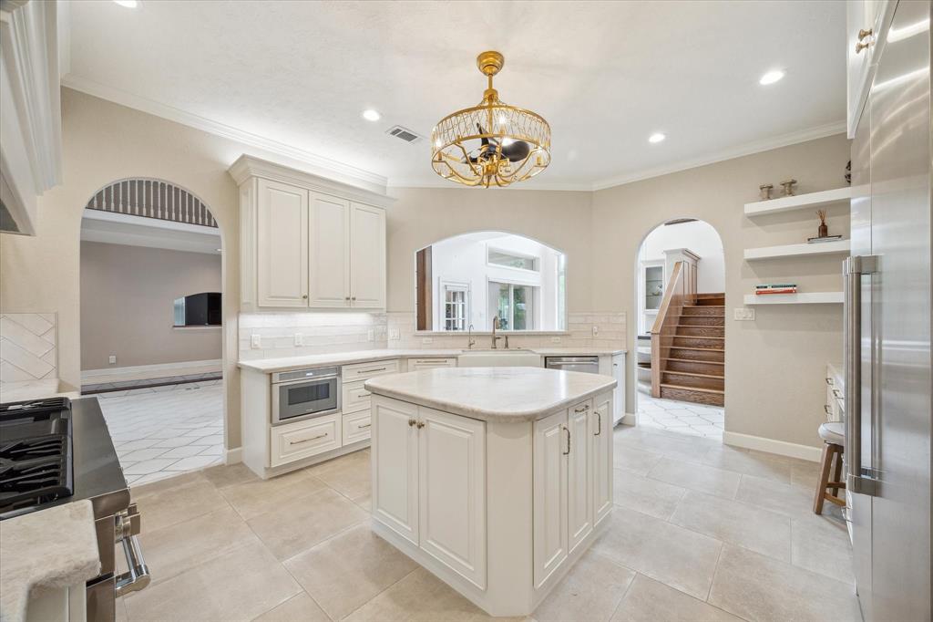 1204 Cowards Creek Drive, Friendswood, Texas image 26