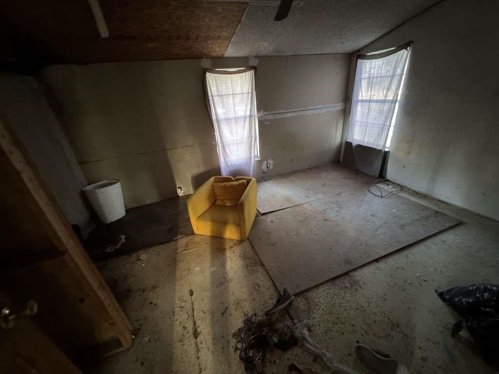 108 J Avenue, Christine, Texas image 3