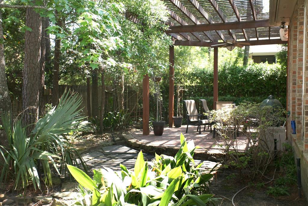 54 N Crossed Birch Place, The Woodlands, Texas image 2