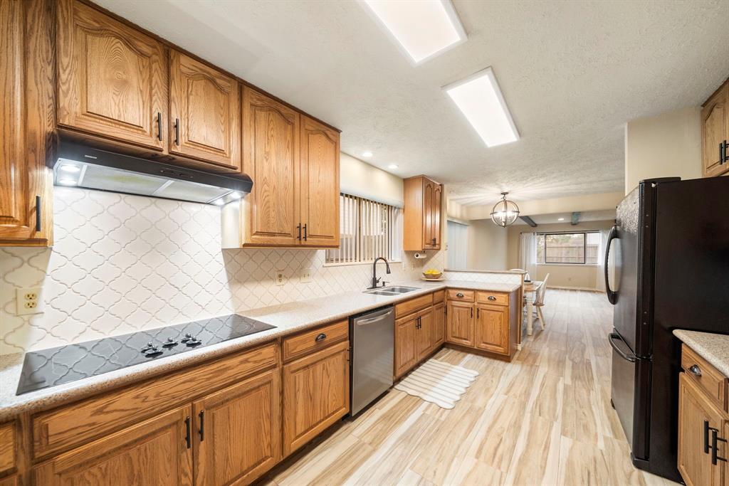 2311 Jackson Lane, League City, Texas image 3
