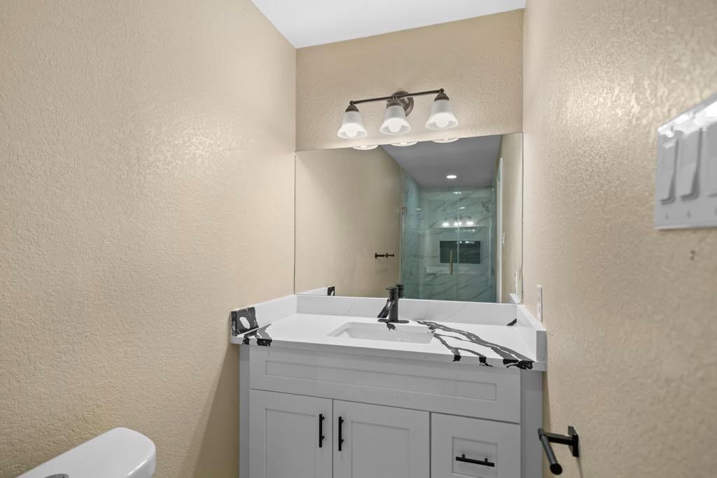 848 Nursery Street, Clute, Texas image 10