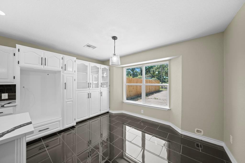 848 Nursery Street, Clute, Texas image 5