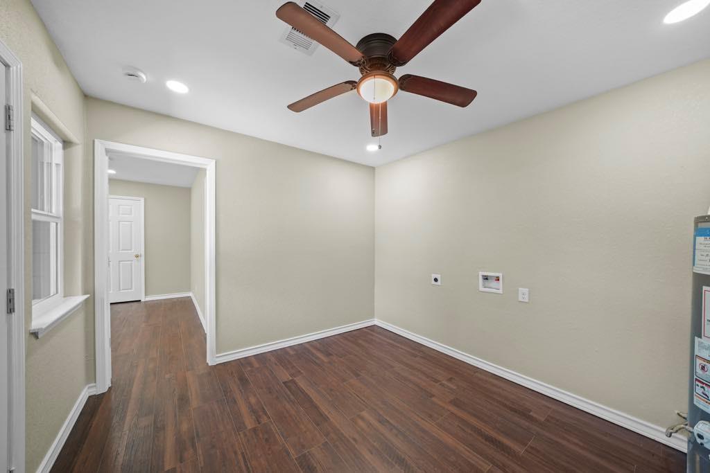848 Nursery Street, Clute, Texas image 11