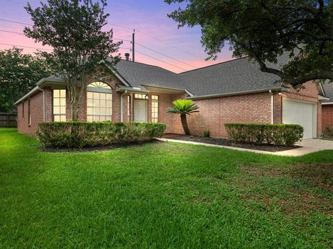 Single Family Residence in Pearland TX 2722 Larkspur Circle.jpg